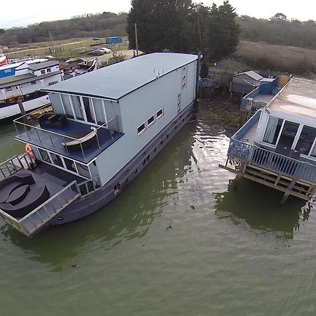 Houseboat Harbourside View Bed and Breakfast Newport  Exteriör bild