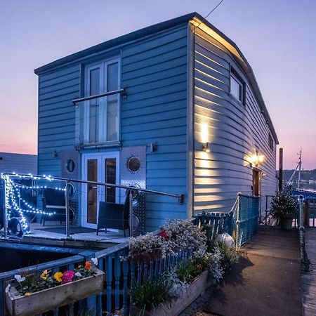 Houseboat Harbourside View Bed and Breakfast Newport  Exteriör bild